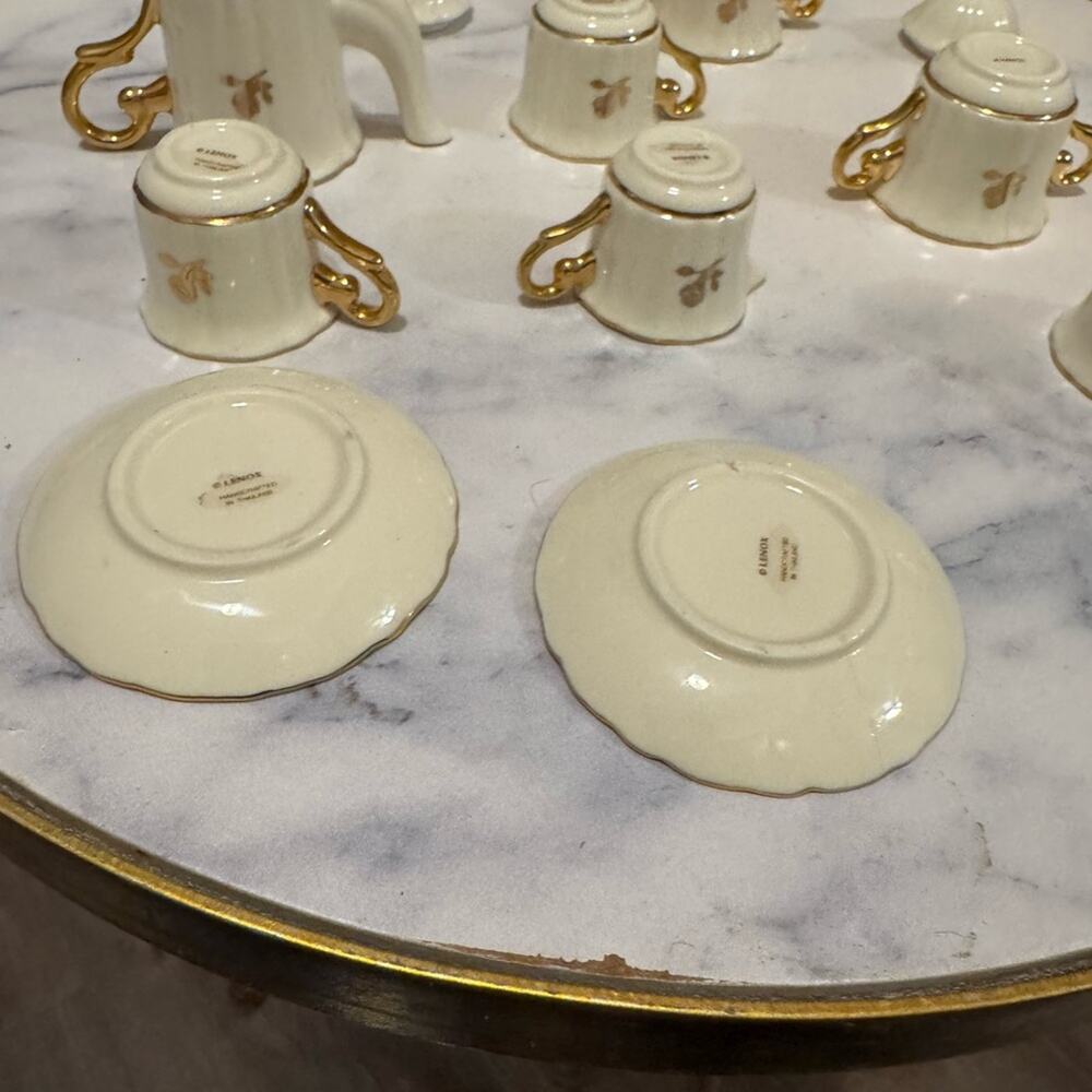 Lennox miniature tea set - missing one lid ! - Picture 6 of 12